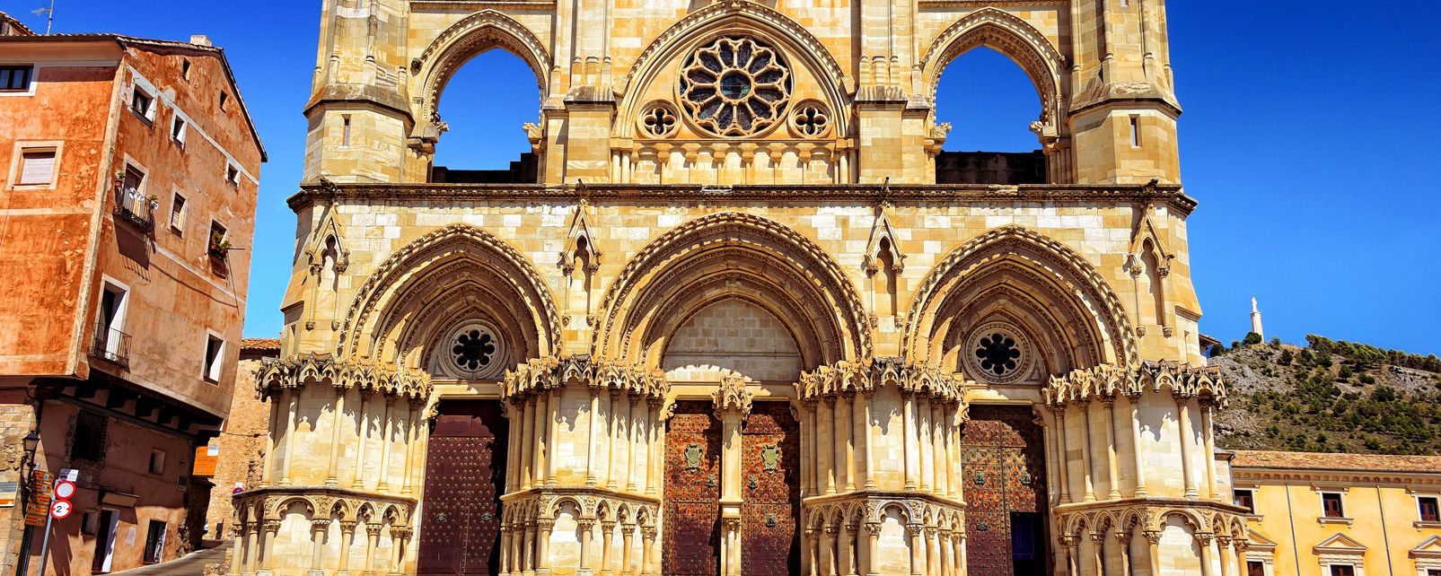 Catedral de Cuenca muy cerca del apartamento turistico mirando a cuenca